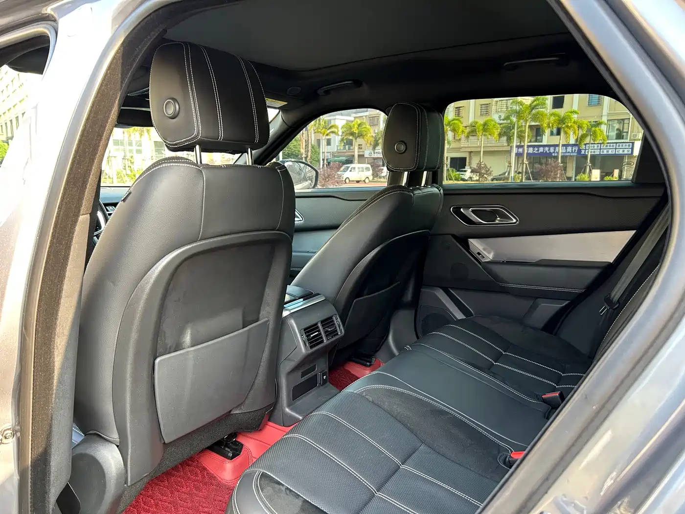 Land Rover Range Rover Velar 2021 P250 Gloss Black Collector's Edition фото 8