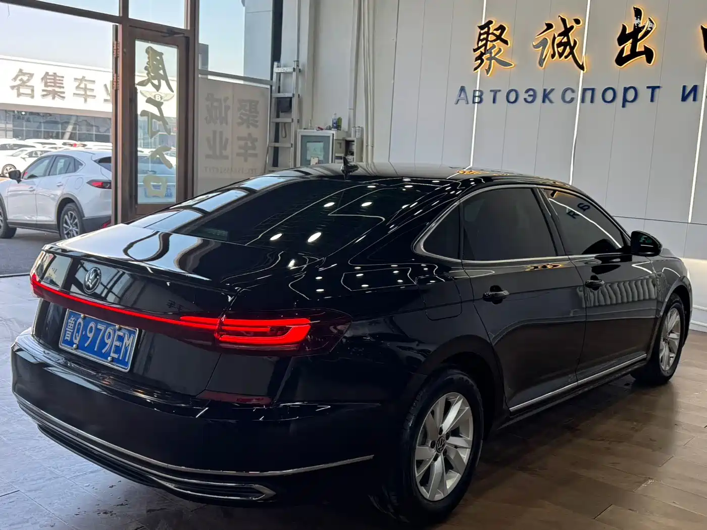 Volkswagen Passat 2023 280TSI Elite Edition фото 9