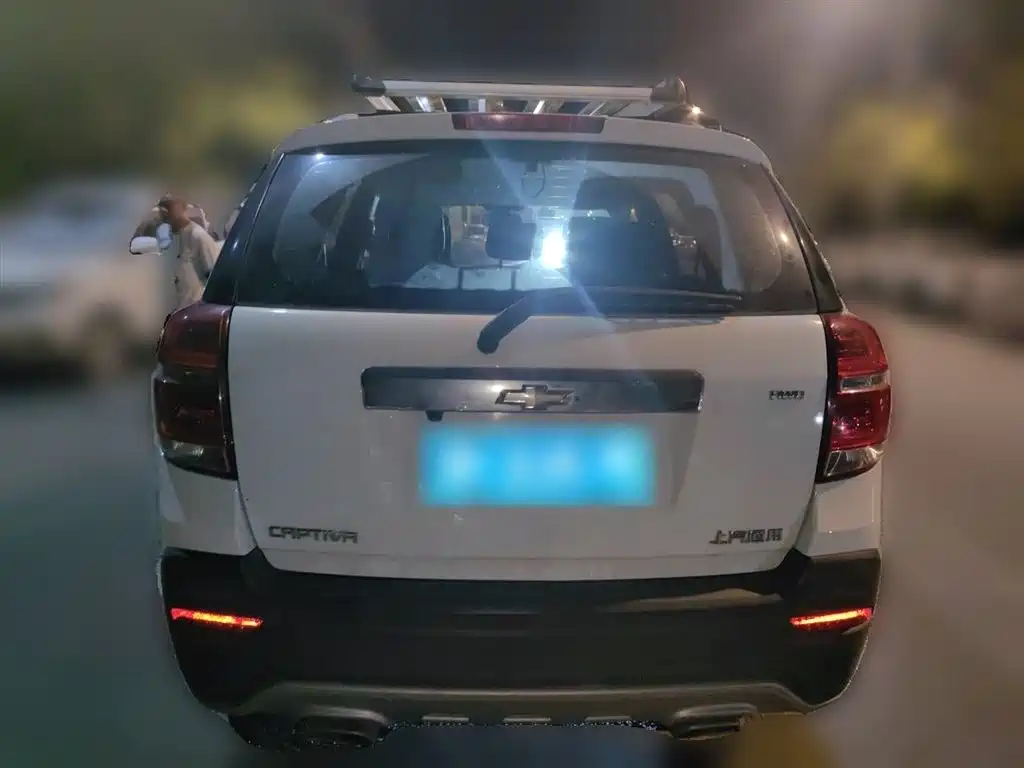 Chevrolet Captiva 2015 2.4L AWD Flagship 7-Seater фото 4