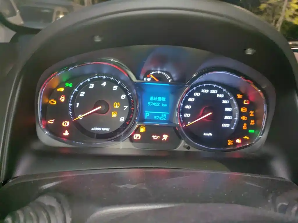 Chevrolet Captiva 2015 2.4L AWD Flagship 7-Seater фото 8