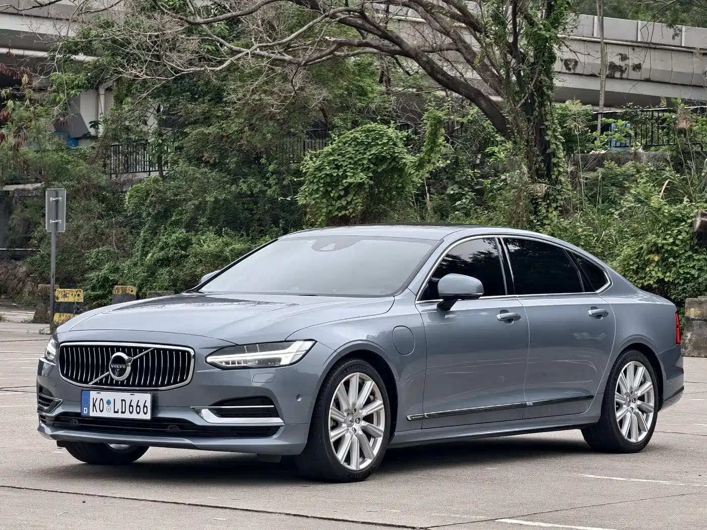 VOLVO S90 PLUG IN HYBRID
