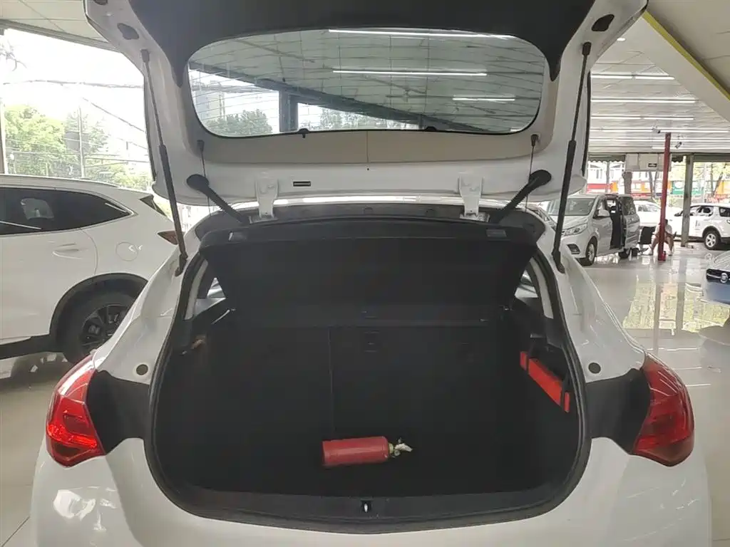 Buick Excelle 2014 XT 1.6L Automatic Fashion фото 19