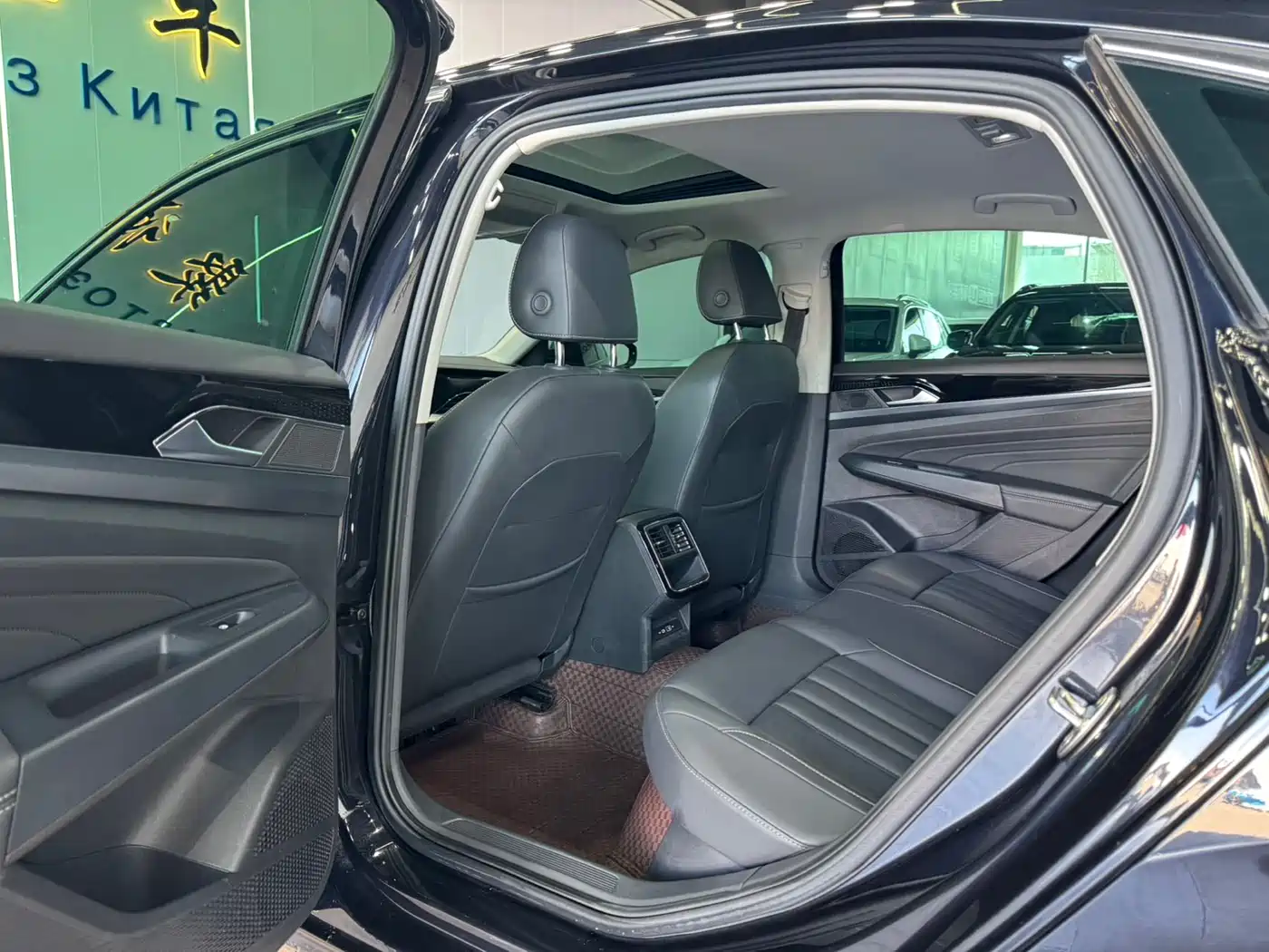 Volkswagen Passat 2023 280TSI Elite Edition фото 6