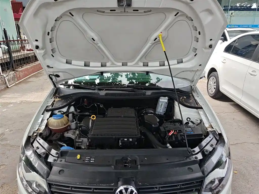 Volkswagen Polo 2016 1.4L Automatic Trend фото 20