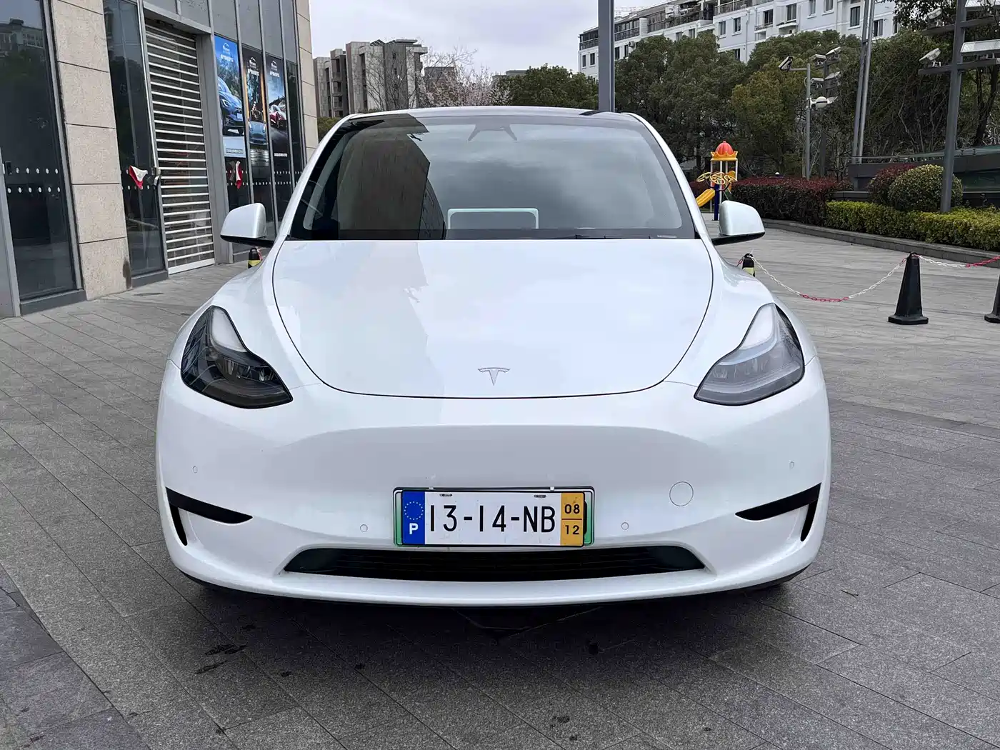 TESLA MODEL Y