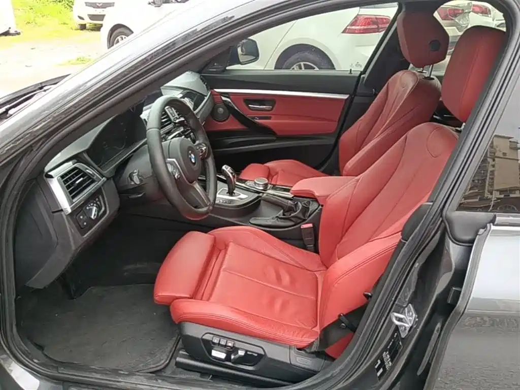 BMW 3 Series GT 2019 320i M Sport Model фото 15