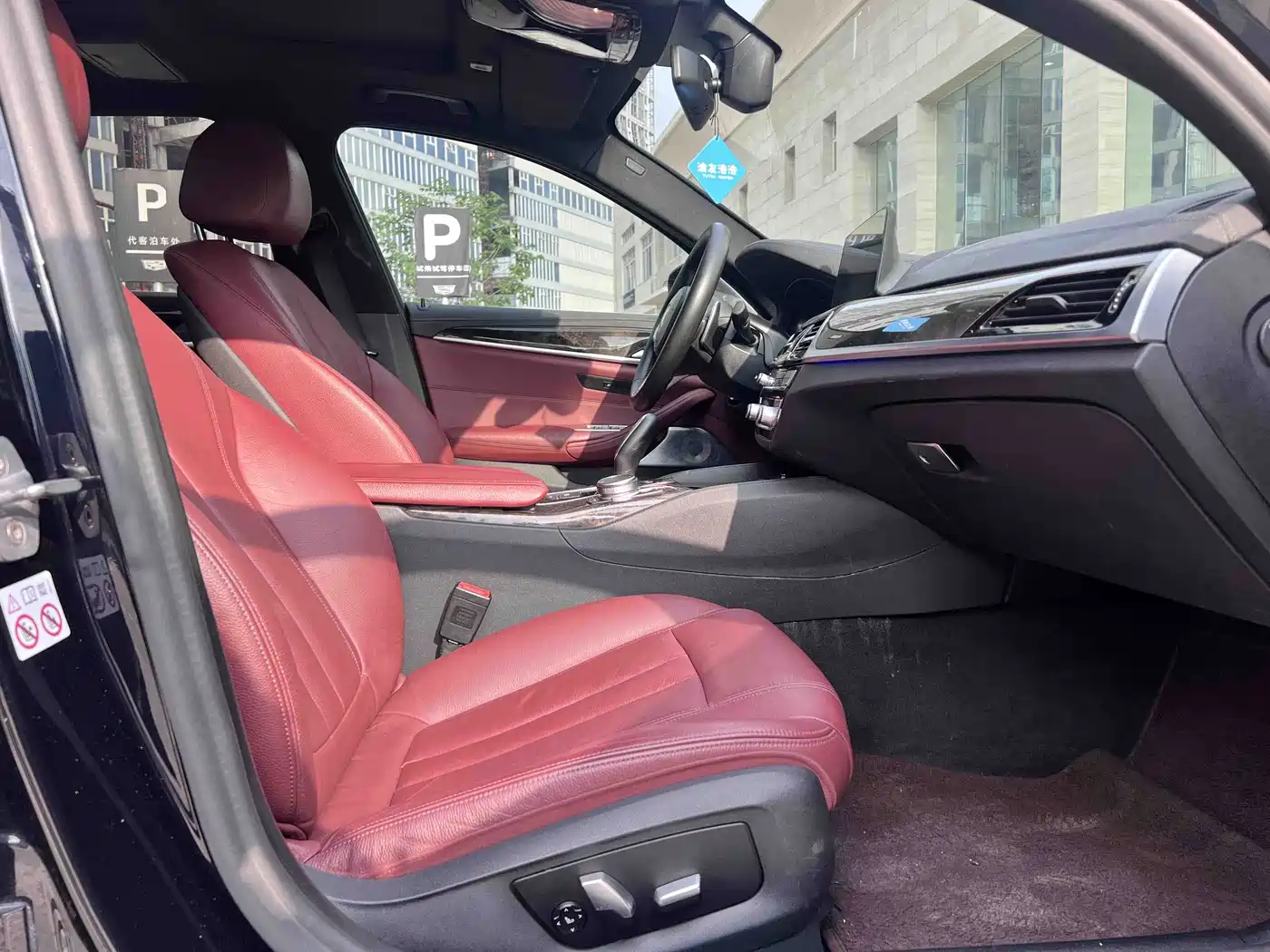 BMW 5 Series 2020 530Li Leading M Sport Package фото 10
