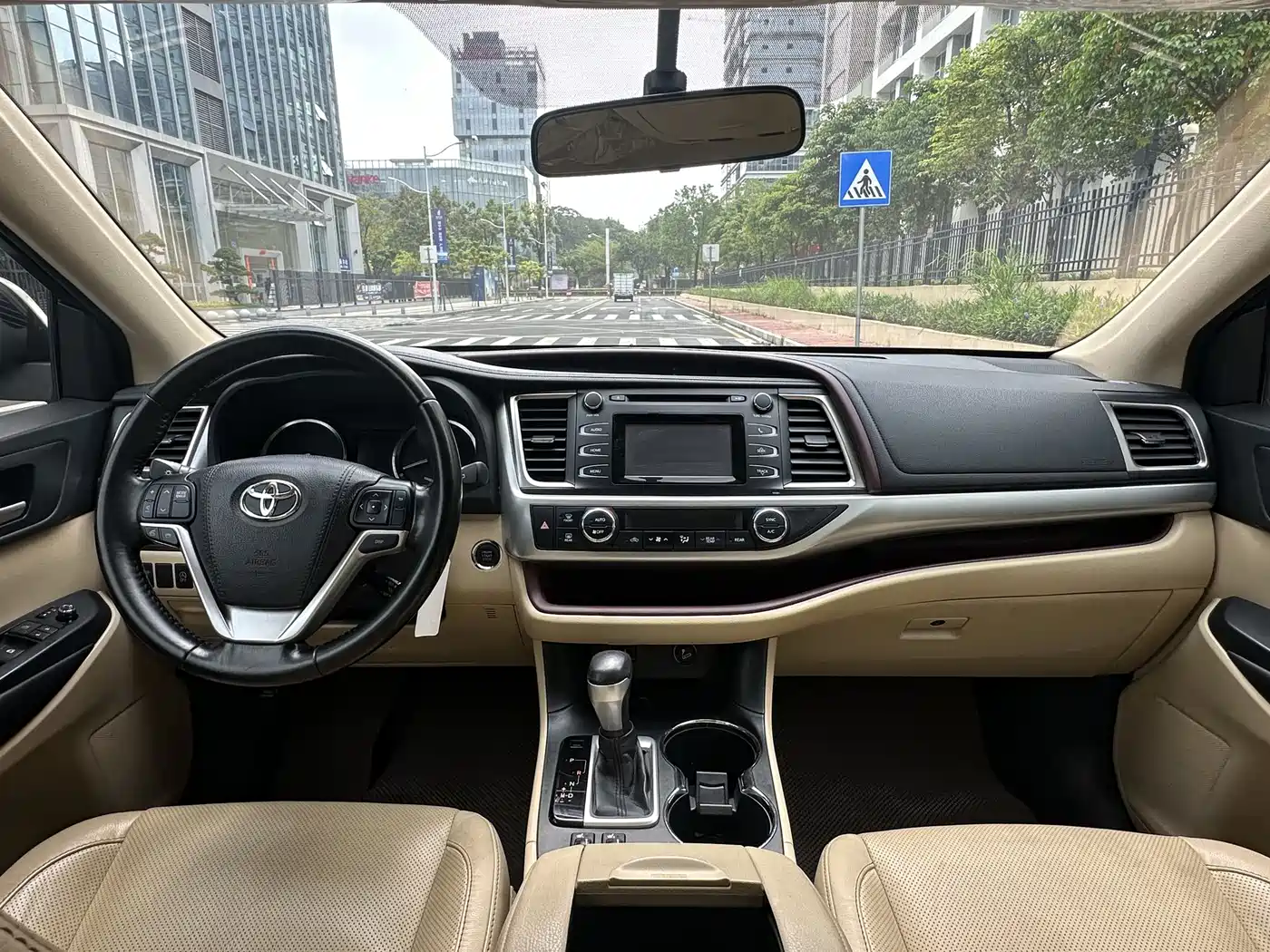 Toyota Highlander 2015 2.0T FWD Luxury Edition 7-seater фото 9