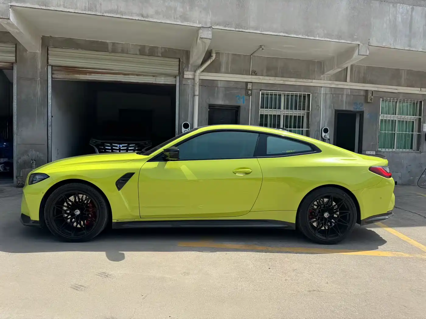 BMW M4 2023 M4 Coupe M xDrive Thunder Edition фото 2