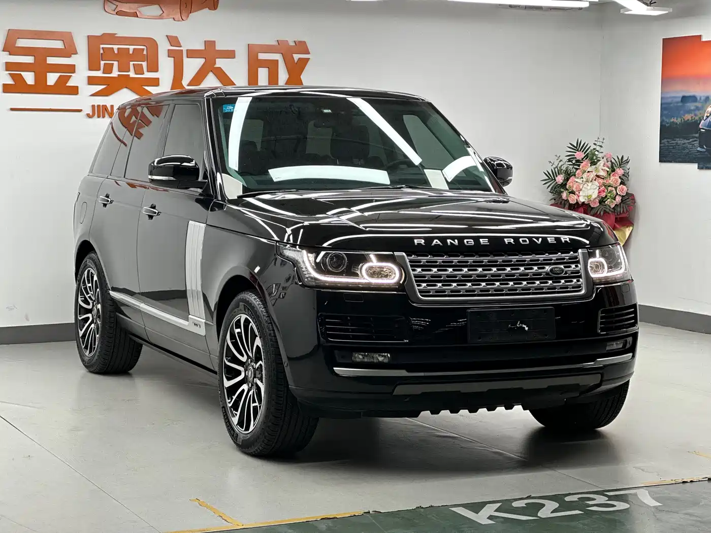 Land Rover Range Rover 2015 3.0 SC V6 Obsidian Limited Edition фото 3