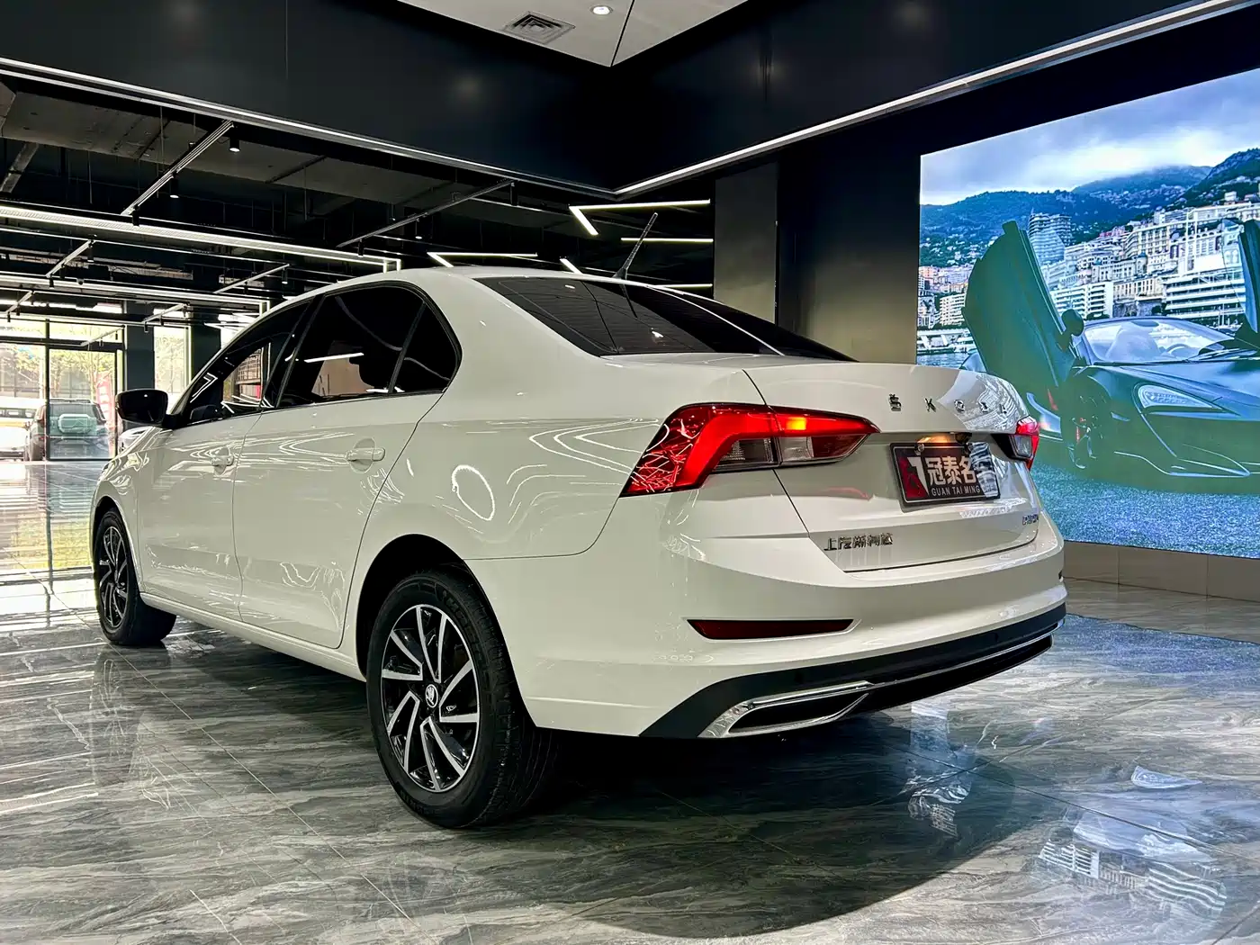 Škoda Rapid 2022 1.5L Automatic Comfort Edition фото 7