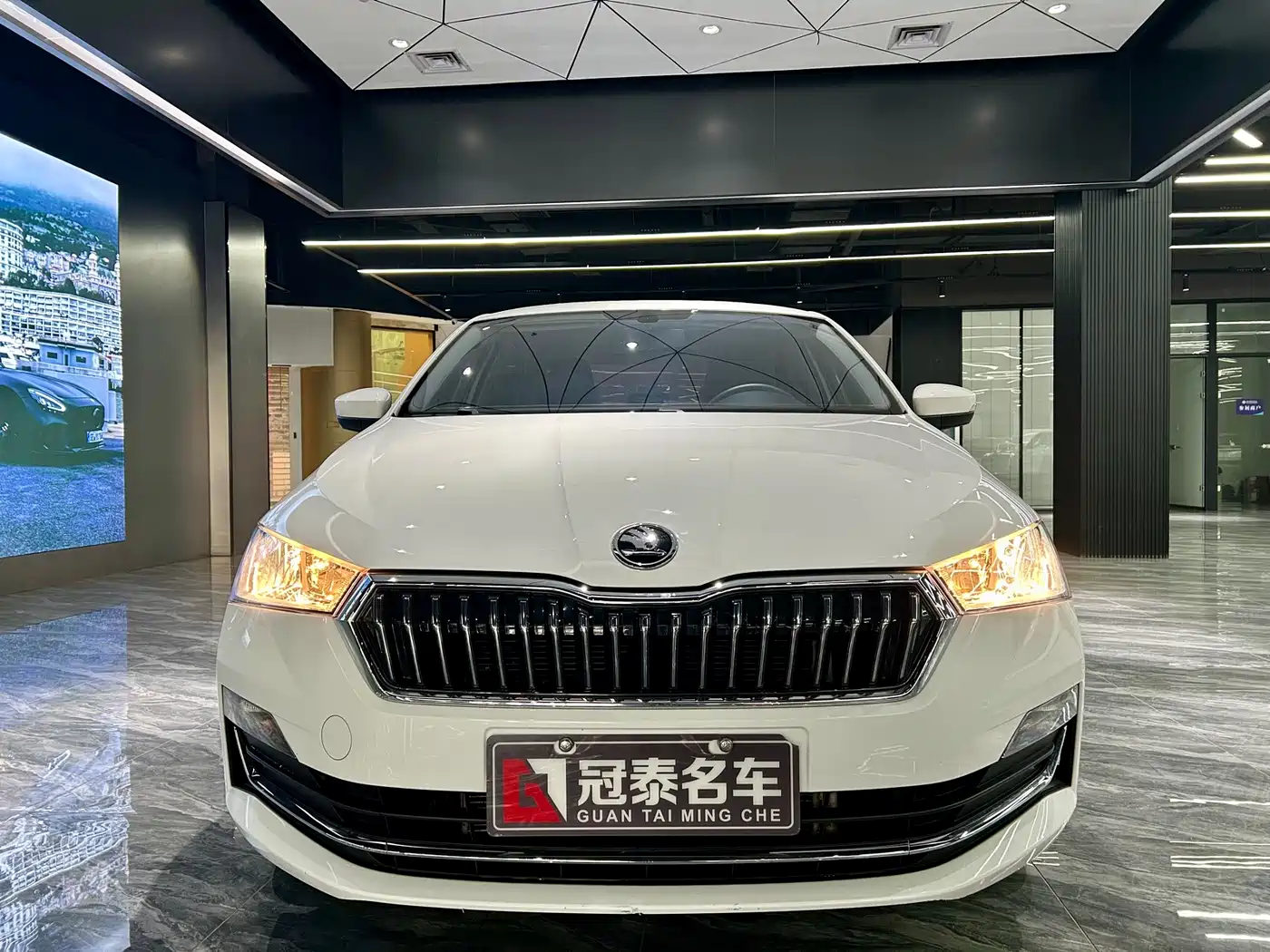 Škoda Rapid 2022 1.5L Automatic Comfort Edition фото 2