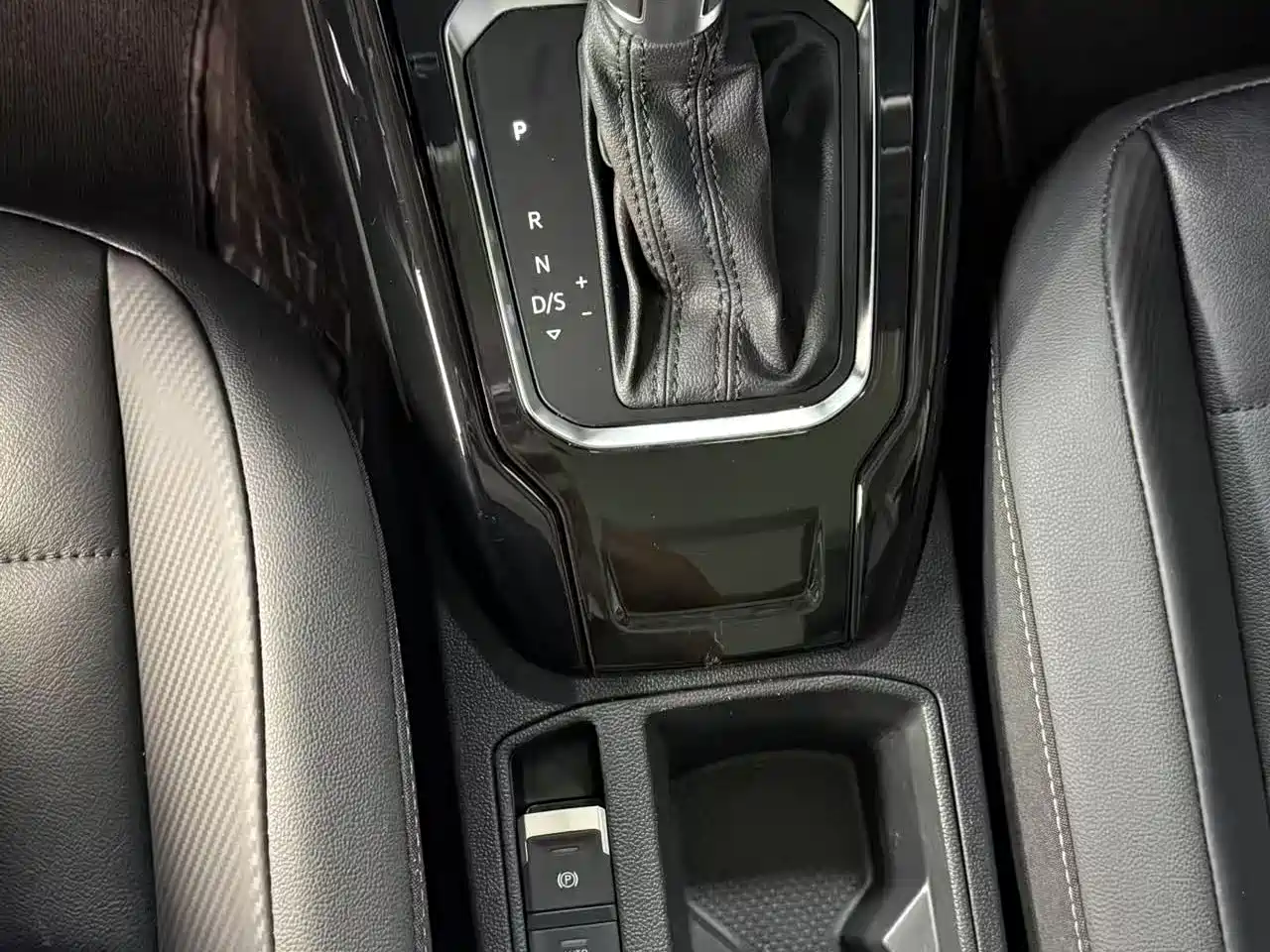 Volkswagen T-ROC 2022 280TSI DSG 2WD Comfort PLUS фото 17