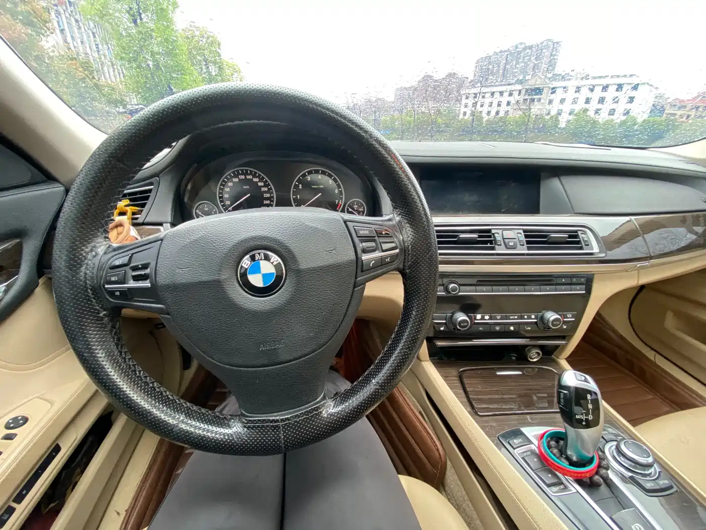 BMW 7 Series 2011 730Li Elegance фото 13