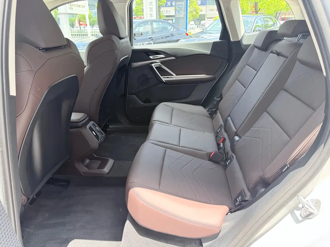 BMW iX1 2023 eDrive25L M Sport Package фото 5
