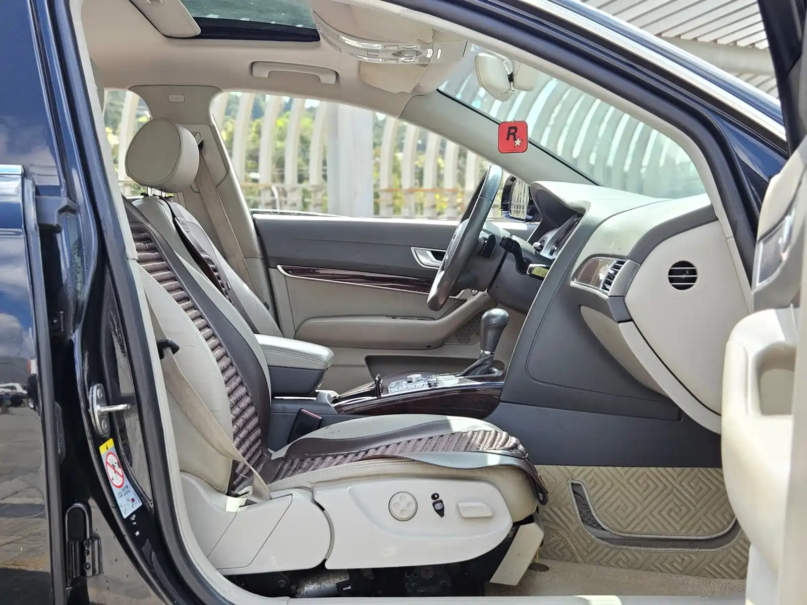 Photo 14 - Audi A6L