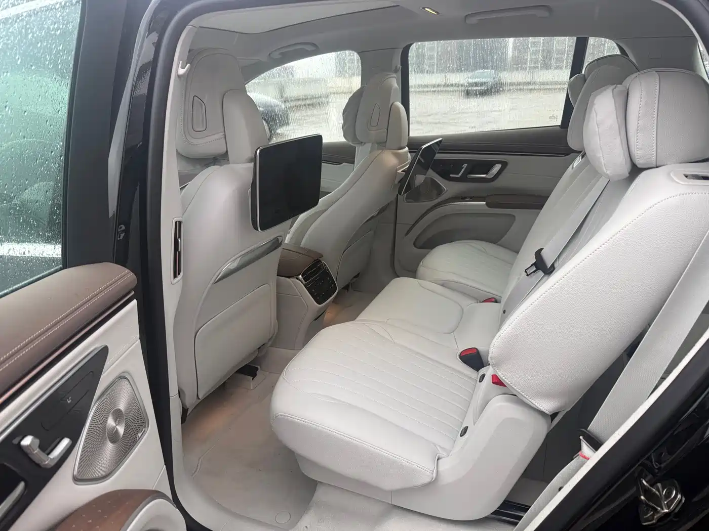 MERCEDES-BENZ EQS SUV