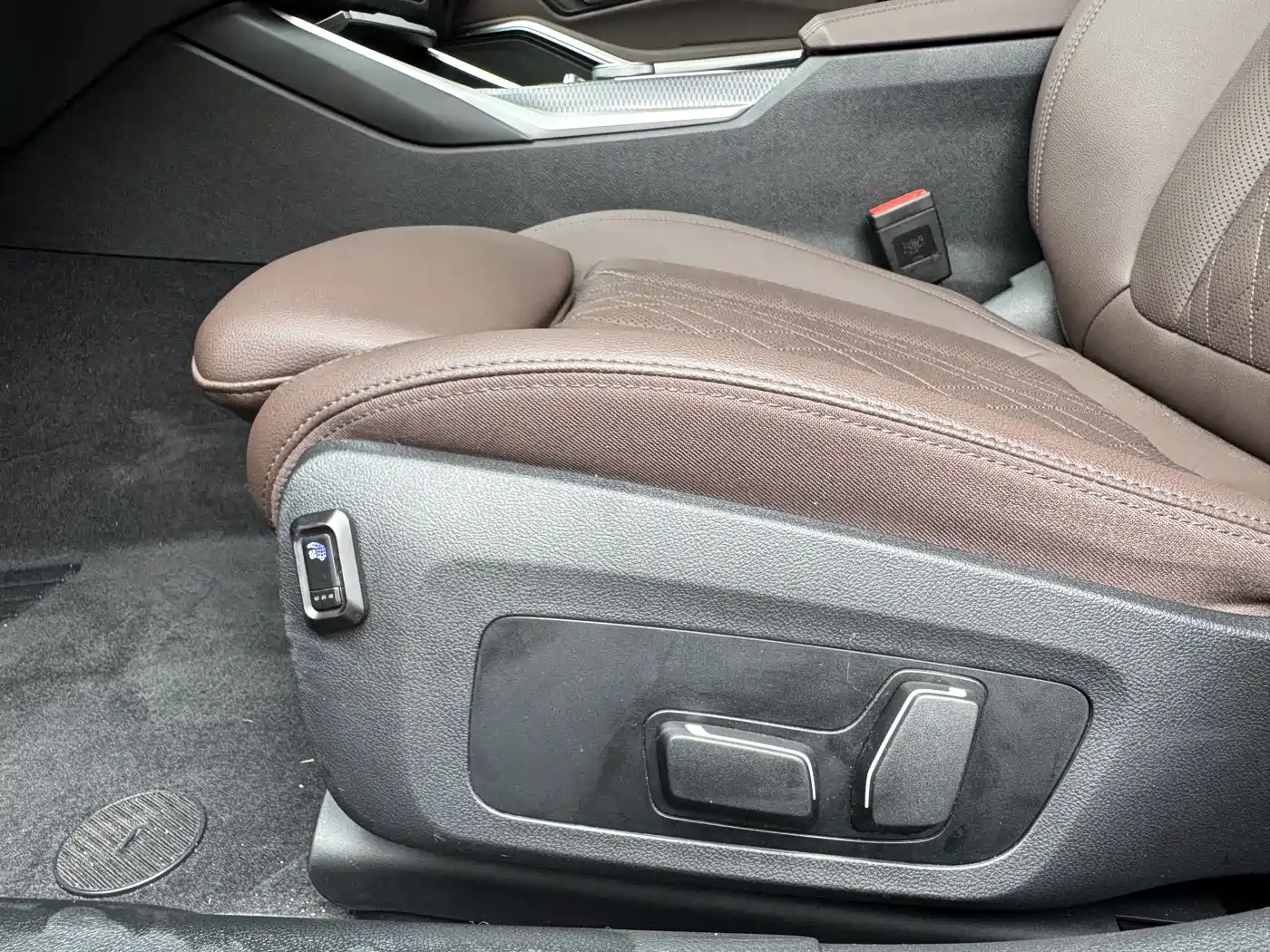 BMW 3 Series 2024 325Li M Sport Package фото 7