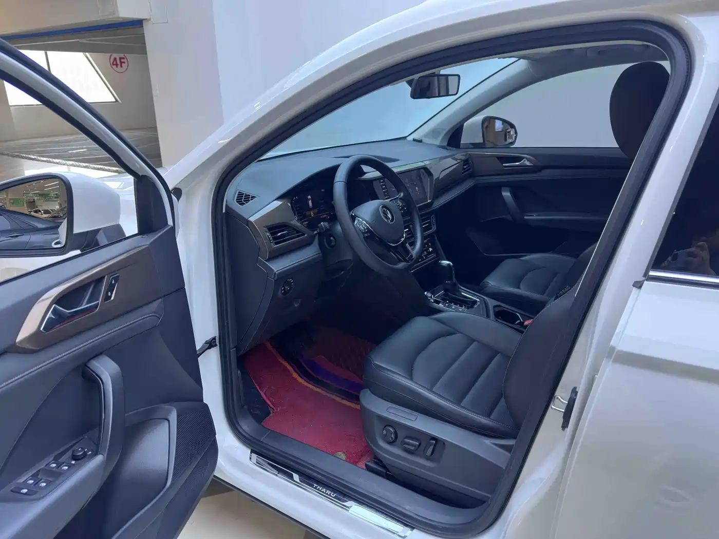 Volkswagen Tharu 2022 280TSI FWD Luxury Edition фото 9