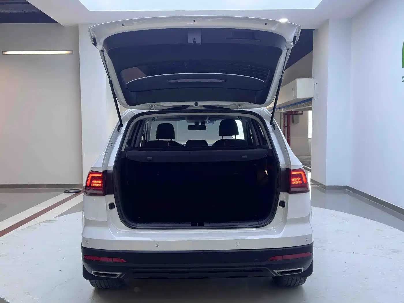 Volkswagen Tharu 2022 280TSI FWD Luxury Edition фото 21