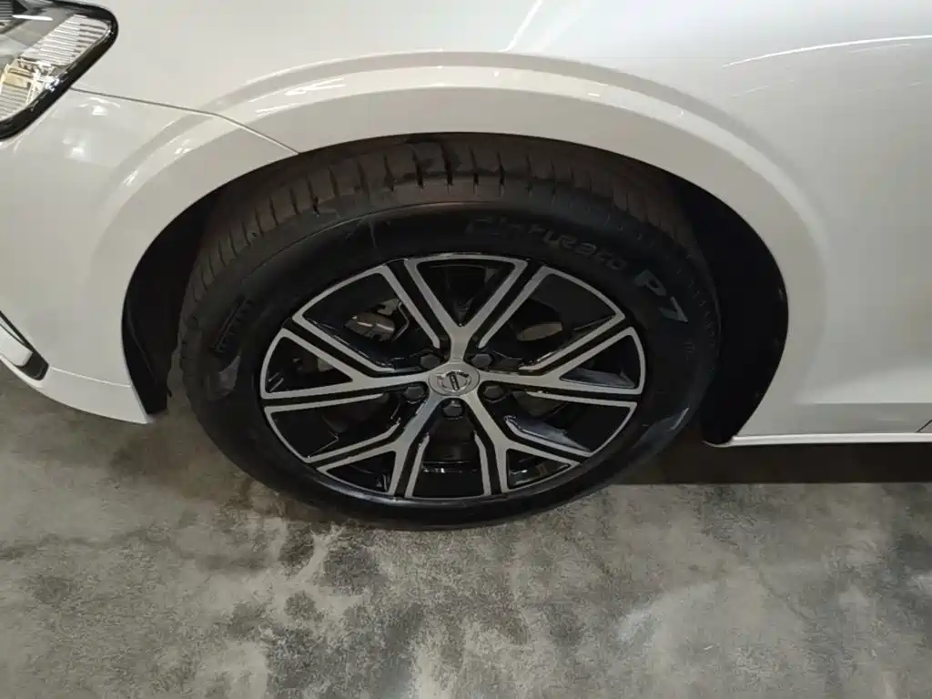 Volvo S60 2026 2026 B4 Smart Luxury Edition