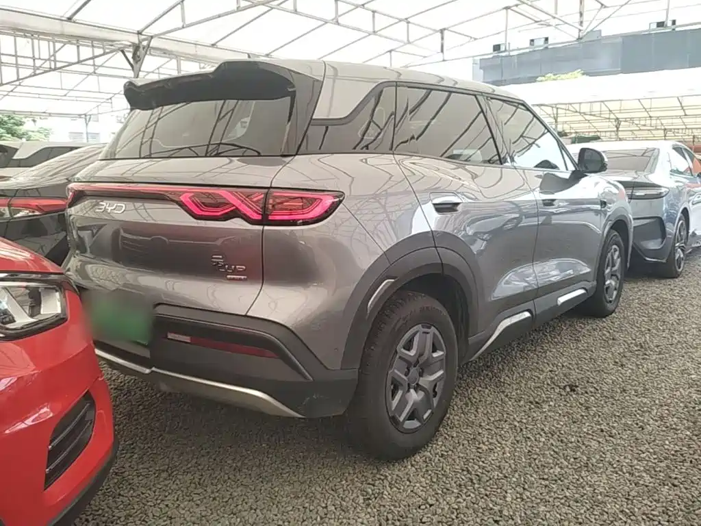 صورة 7 - BYD Yuan UP