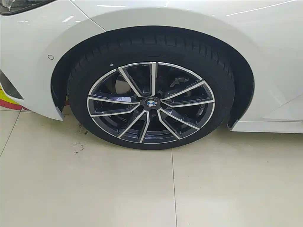BMW 3 Series 2024 325Li M Sport Package фото 23