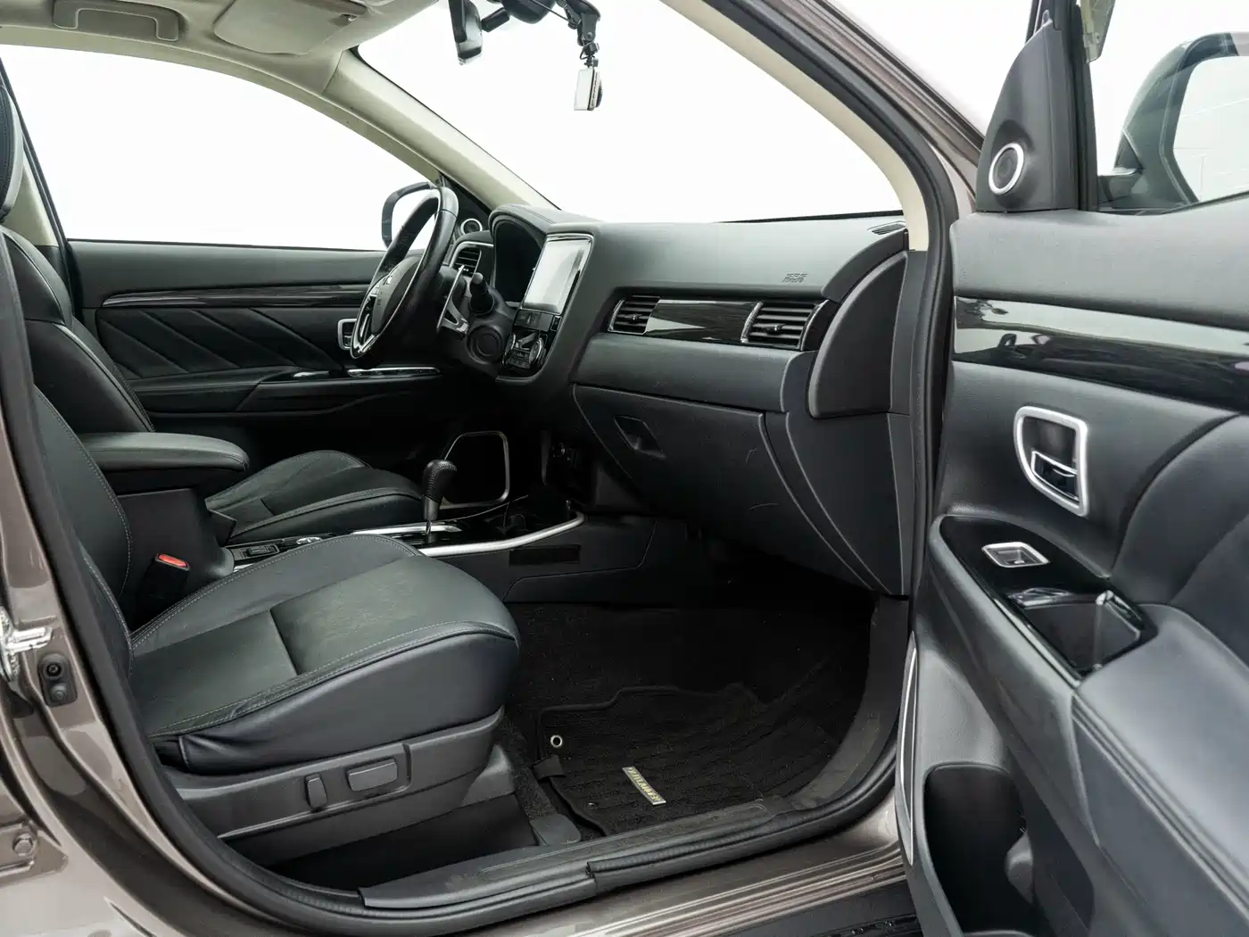 Mitsubishi Outlander 2019 2.4L 4WD Deluxe Edition 7-Seater China VI фото 14