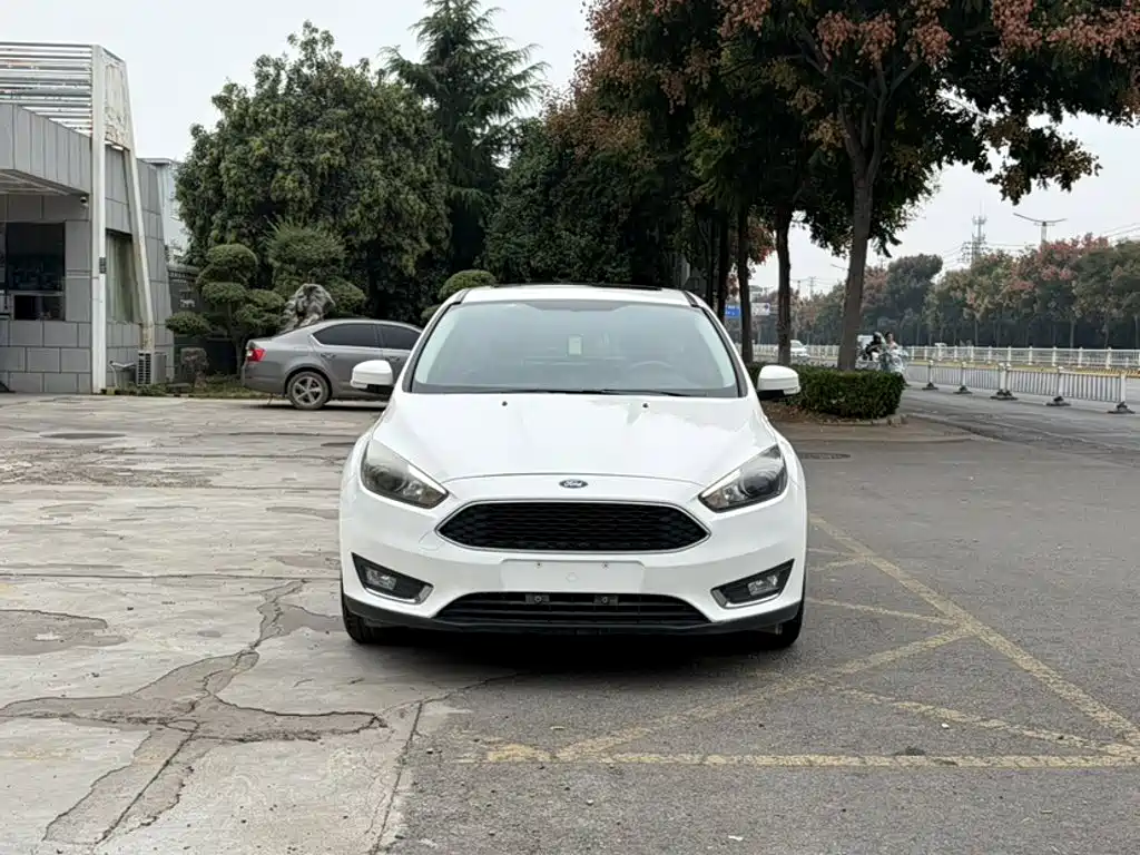 Фото 25 - Ford Focus