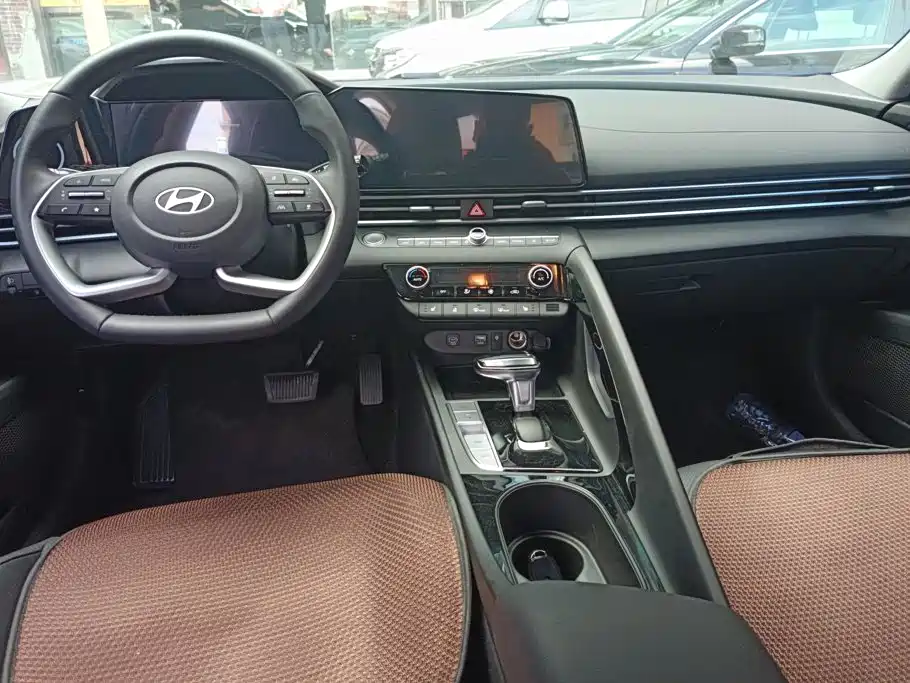 Hyundai Elantra 2026 2023 Model 1.5L CVT LUX Premium Edition