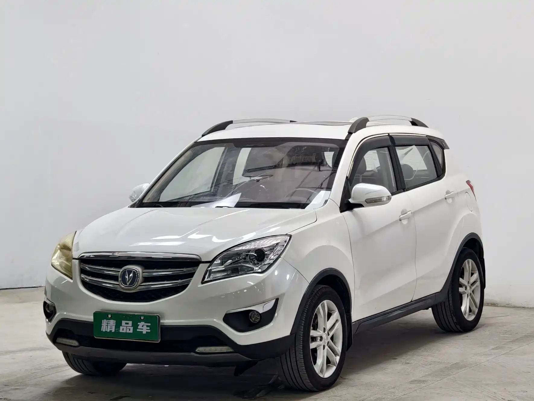 Фото 1 - Changan CS35