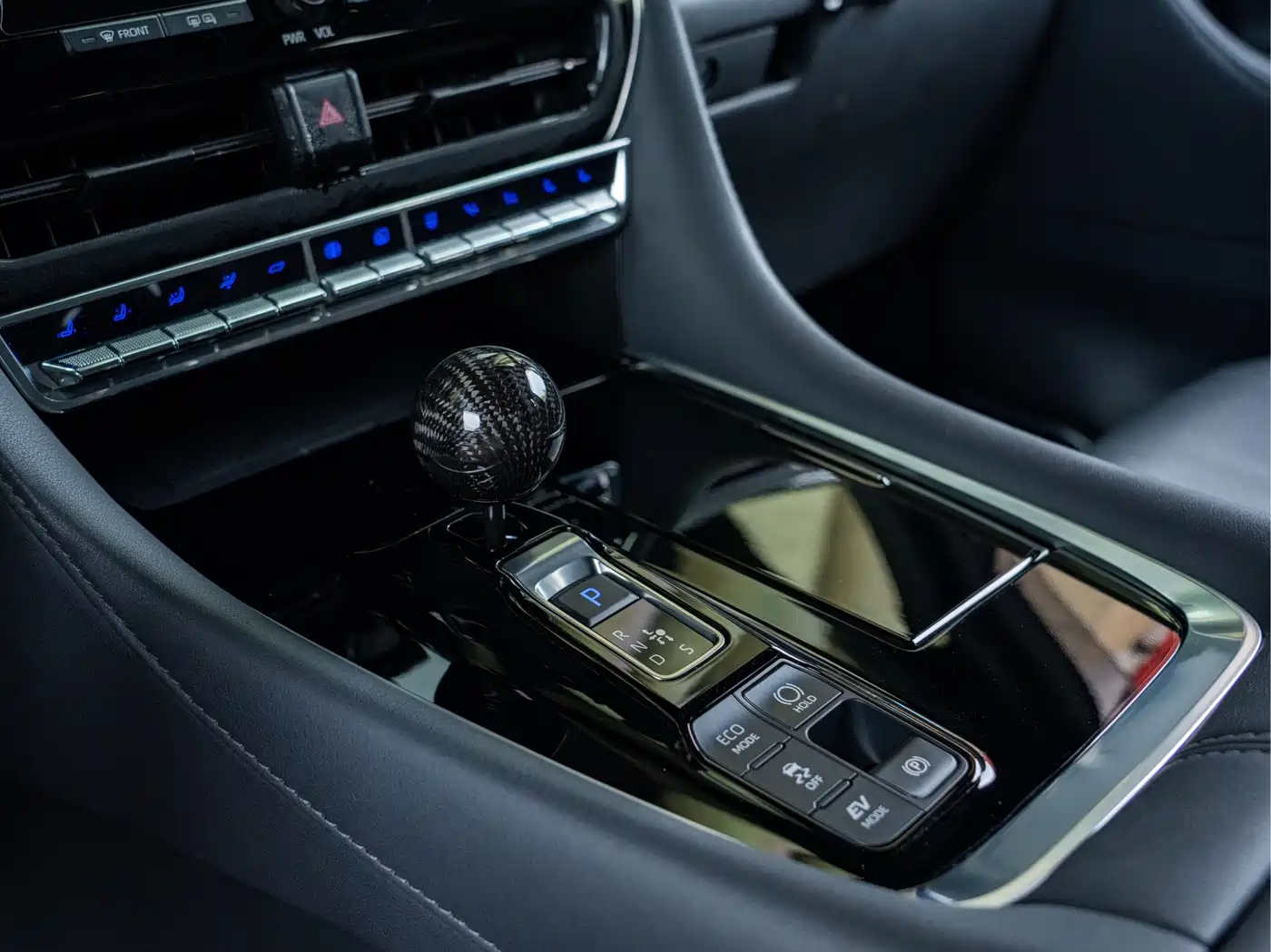 Toyota Vellfire 2024 Crown Hybrid 2.5L Executive Premium Edition фото 10