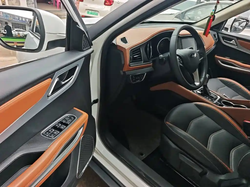 Фото 16 - Zotye T300