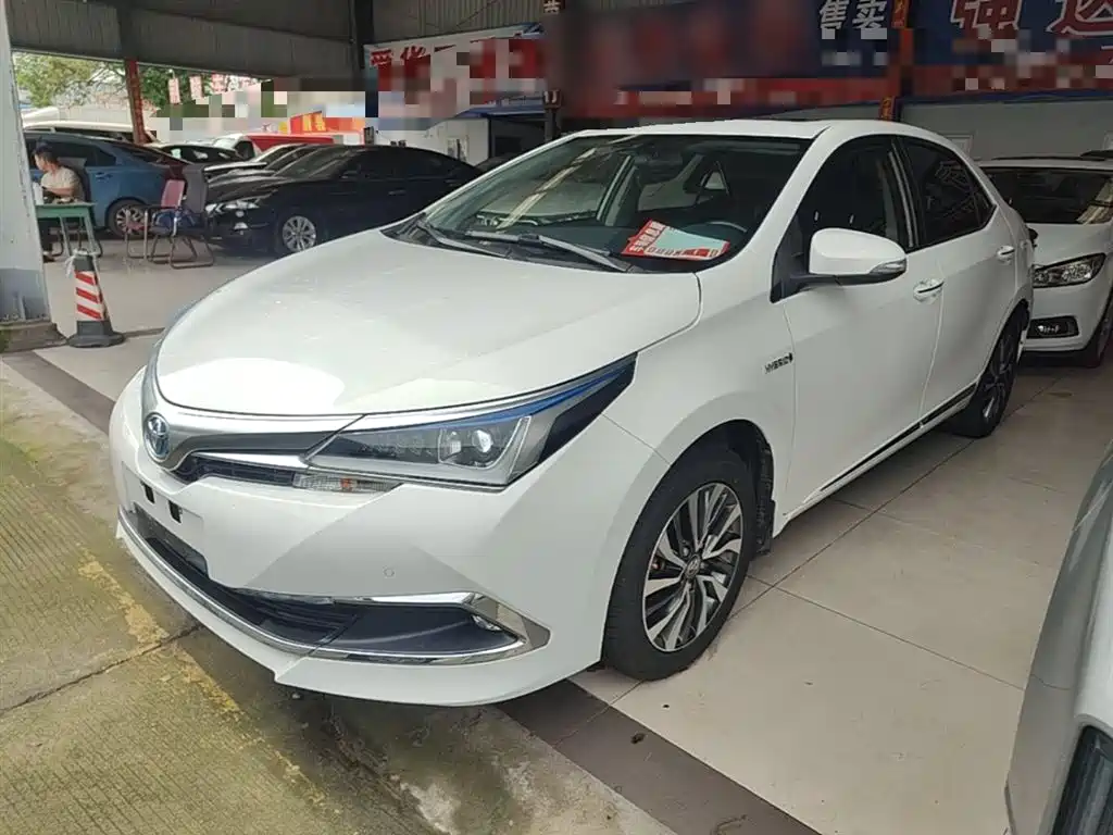 Toyota Corolla 2018 Hybrid 1.8L E-CVT Smart Edition фото 2