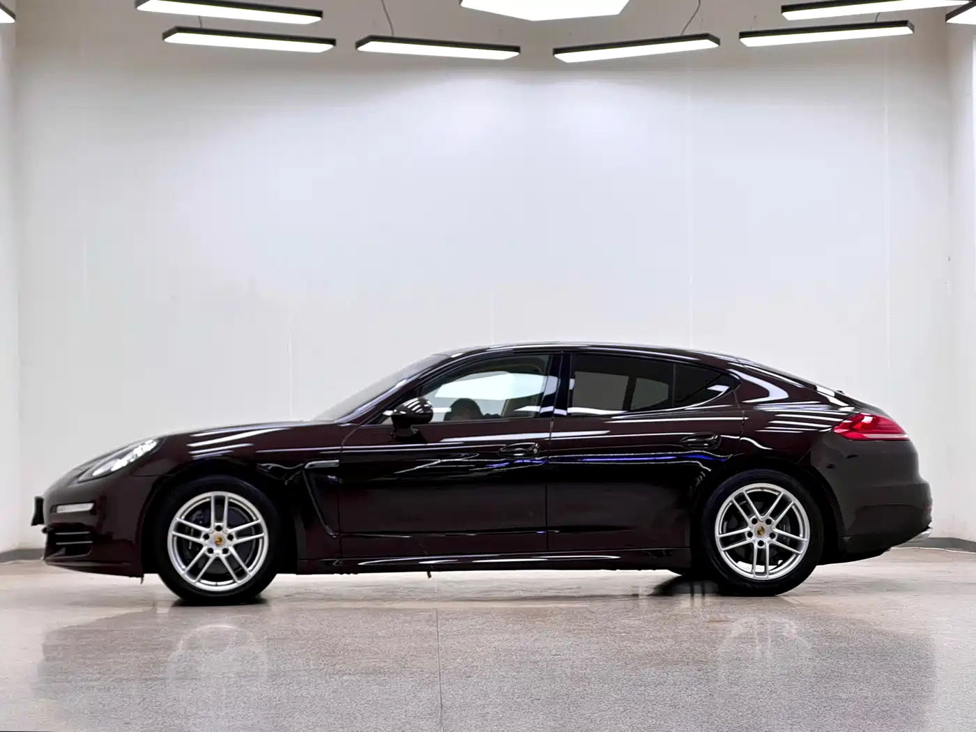 Porsche Panamera 2016 Panamera 4 Edition 3.0T фото 4