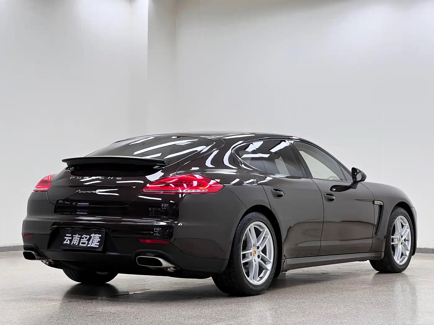 Porsche Panamera 2016 Panamera 4 Edition 3.0T фото 7