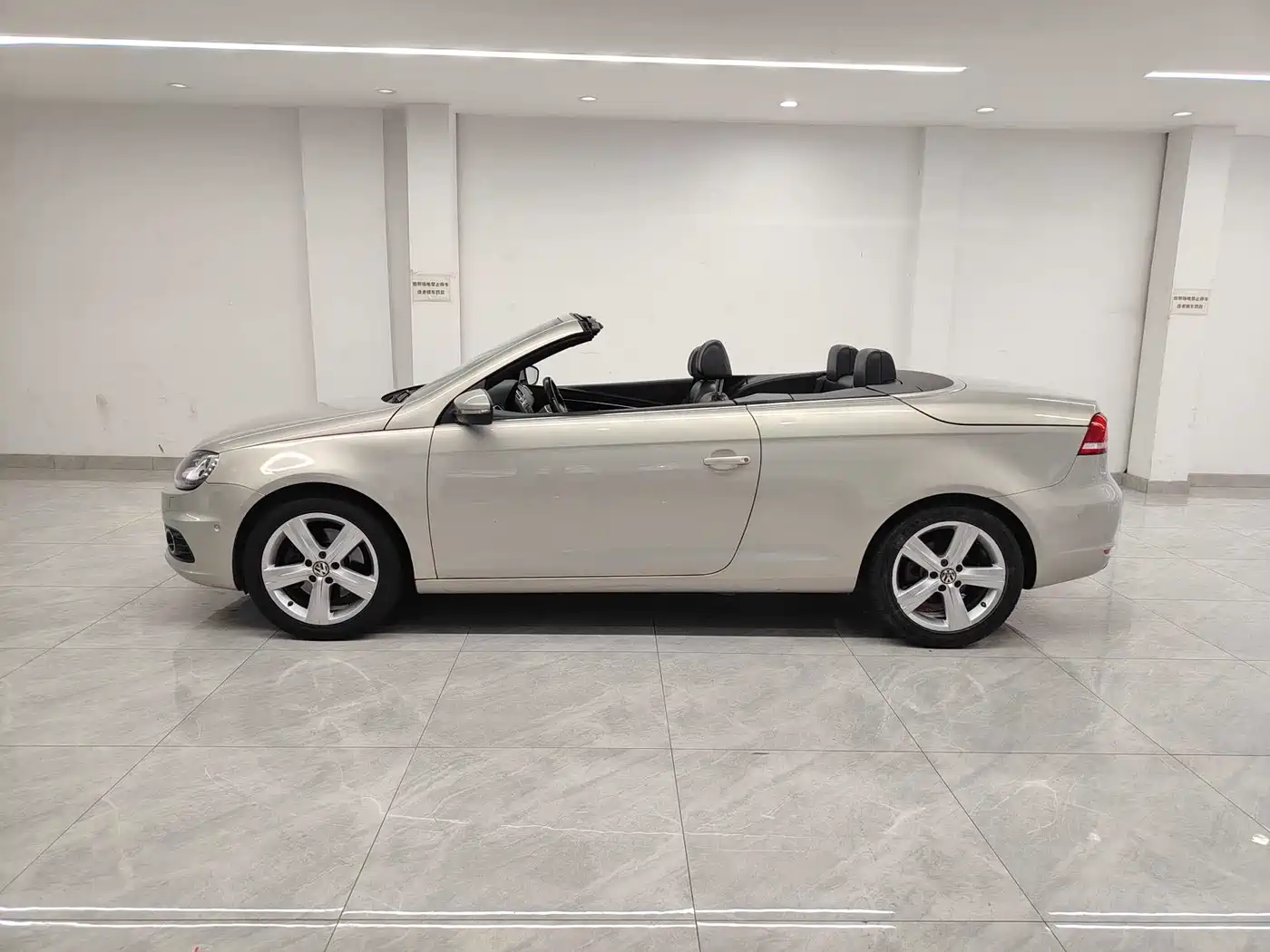 Volkswagen Eos 2011 Model 2.0TSI фото 4