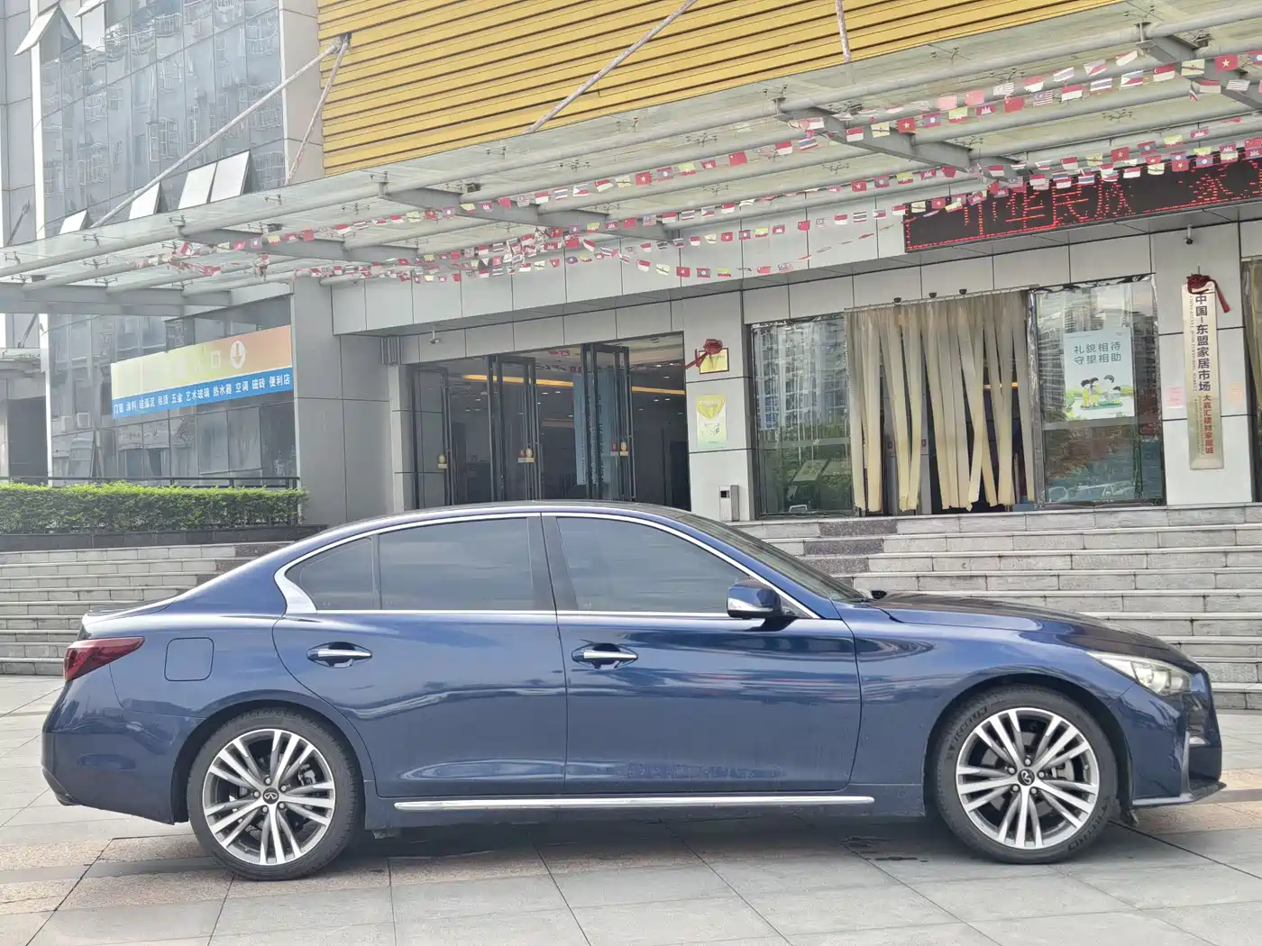 Infiniti Q50L 2022 2.0T Premium Edition фото 4