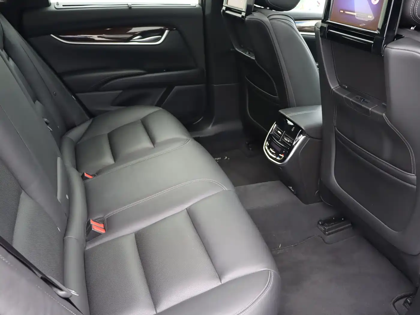 Фото 12 - Cadillac XTS