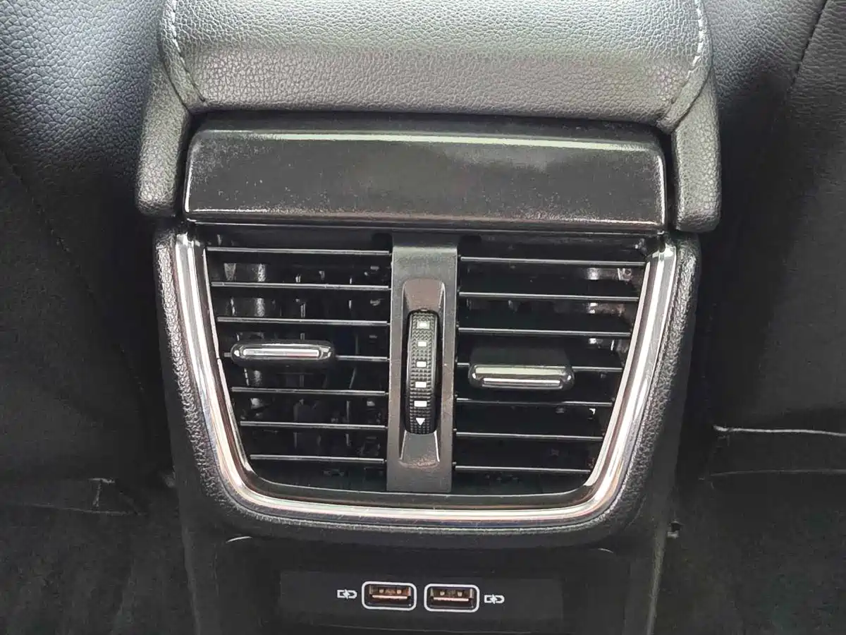 Škoda Octavia 2019 1.5L Automatic Luxury Edition фото 13