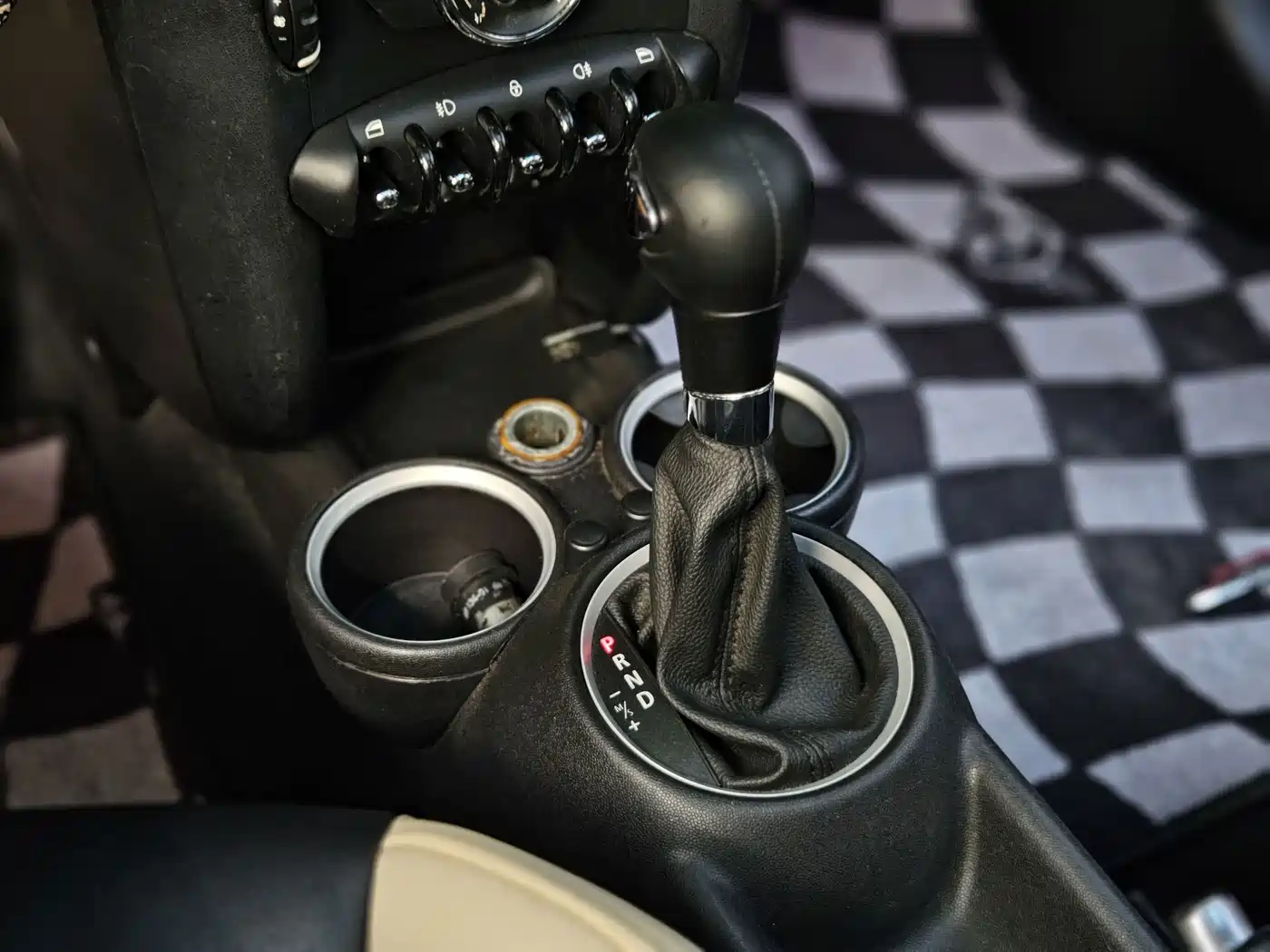 MINI CLUBMAN 2012 2011 1.6L COOPER Fun