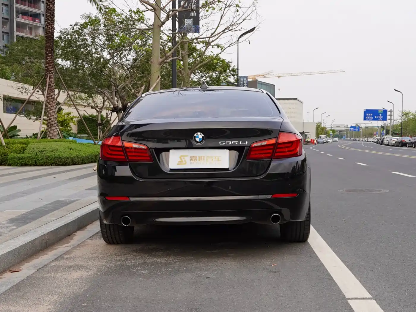 BMW 5 Series 2011 535Li Luxury фото 12