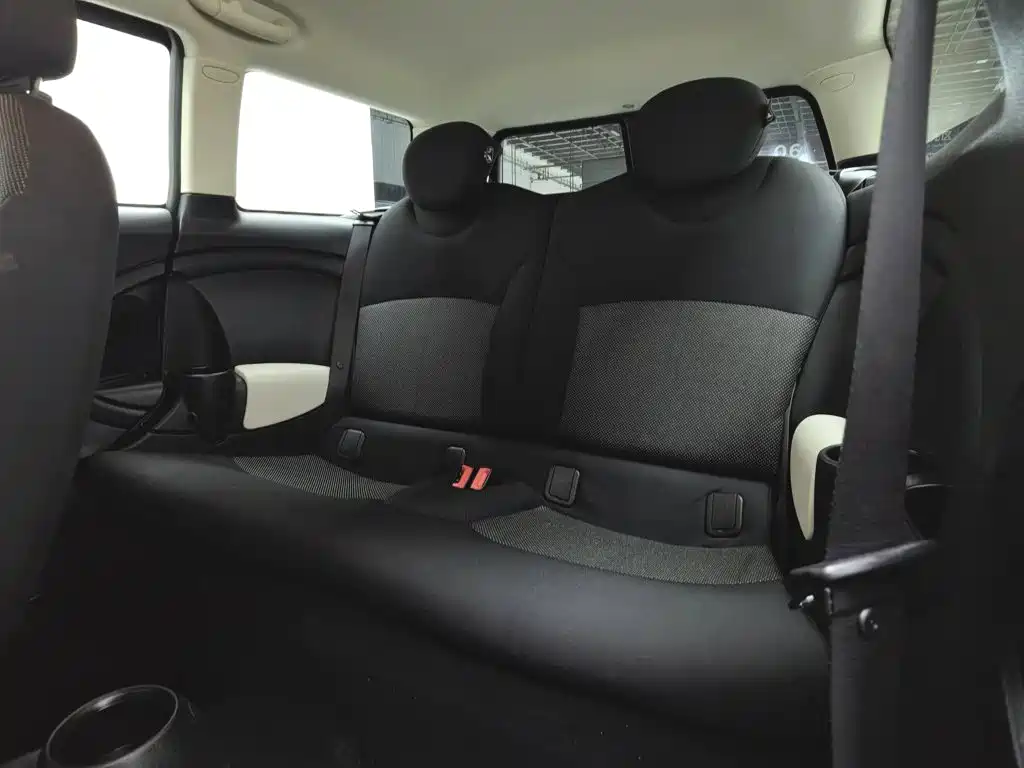 MINI CLUBMAN 2012 2011 1.6L ONE