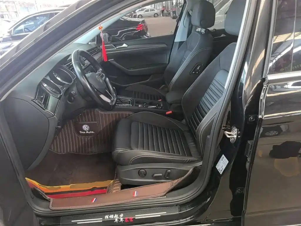 Volkswagen Magotan 2020 330TSI DSG Leading фото 15