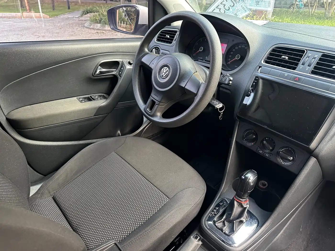 Volkswagen Polo 2012 2011 1.6L Automatic Cool Edition