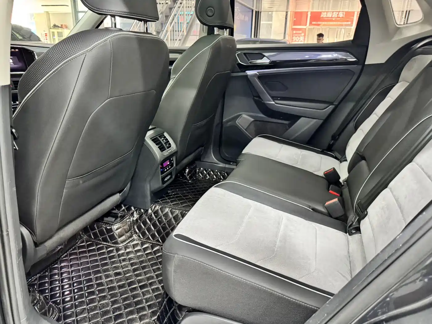 Volkswagen Tayron X 2020 330TSI 2WD Premium Smart Edition фото 11