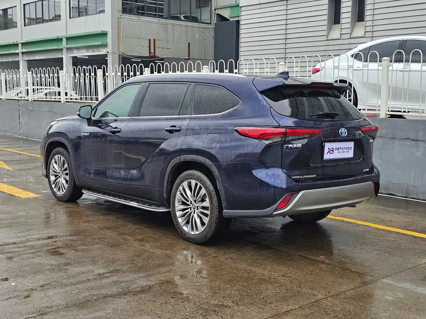 TOYOTA HIGHLANDER