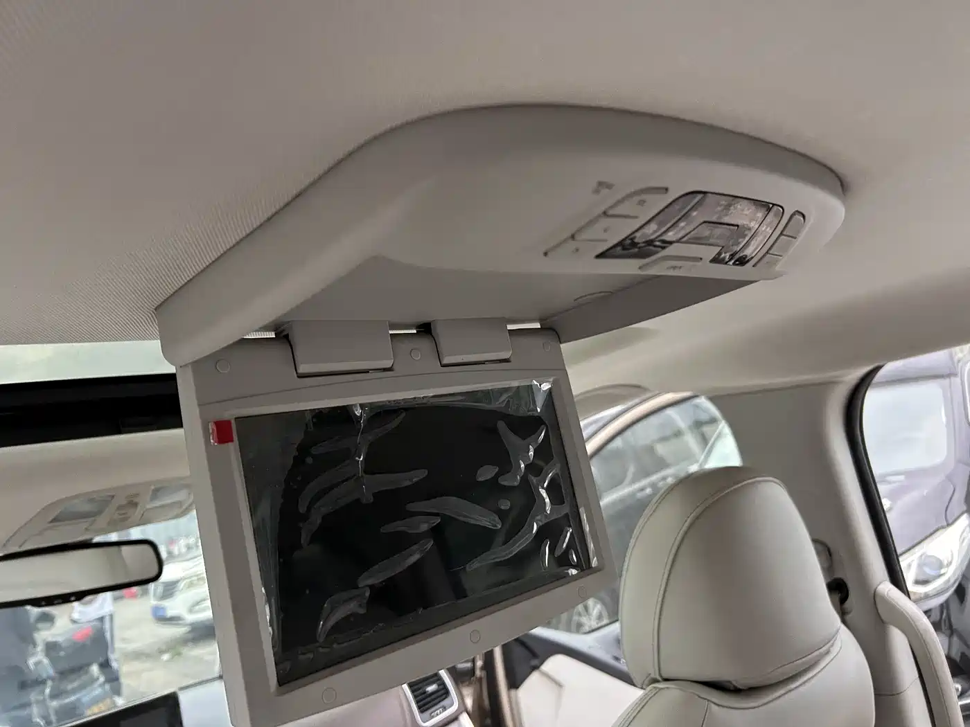 SAIC Maxus Maxus G10 2016 2.0T Automatic Luxury Executive Edition фото 10