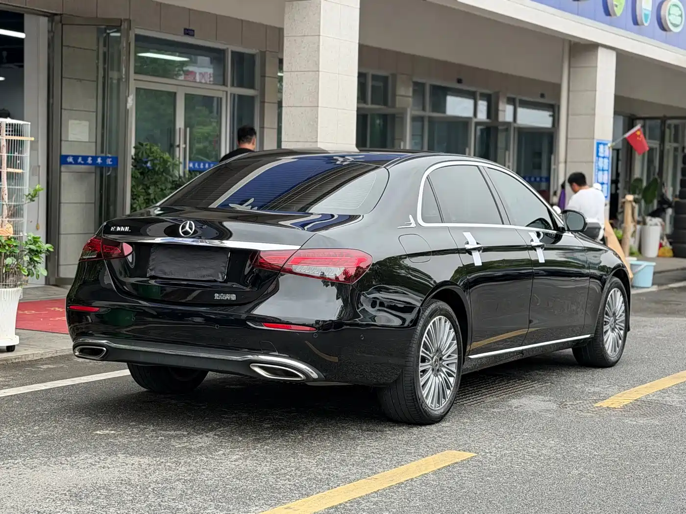 Mercedes-Benz E-Class 2023 E 300 L Luxury фото 12
