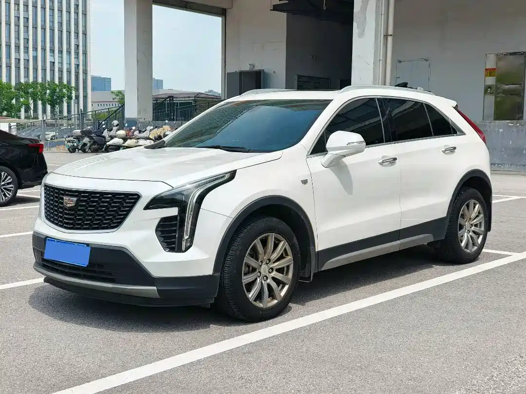Cadillac XT4 2018 28T FWD Leading Edition